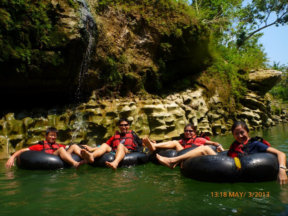 A very scenic river ride between the beautifully contoured rocks shaped by centuries of moving water