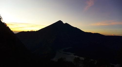 mt-rinjani-dawn