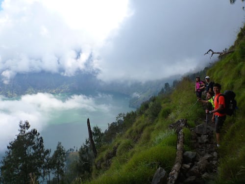 rinjani-hike-up-crater