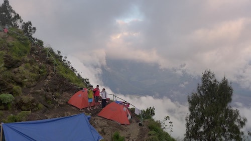 rinjani-senaru-crater-rim-camp