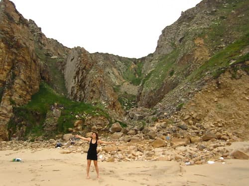 Bears-beach-bottom-of-cliff